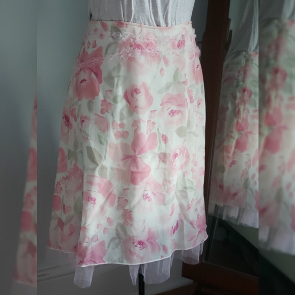 Floral skirt - Picture 2 of 4
